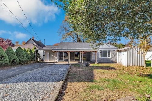 17 Lawton Ter, Ansonia, CT 06401-1213