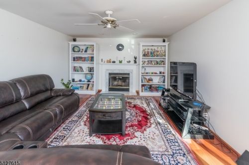 24 Brownstone Ter, Paterson NJ  07506-3447 exterior
