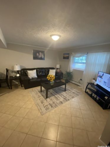 152 Maida Ave, Deer Park NY  11729-7010 exterior