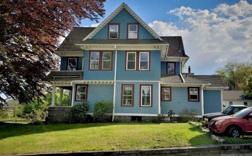 110 Church St, Putnam, CT 06260-1824