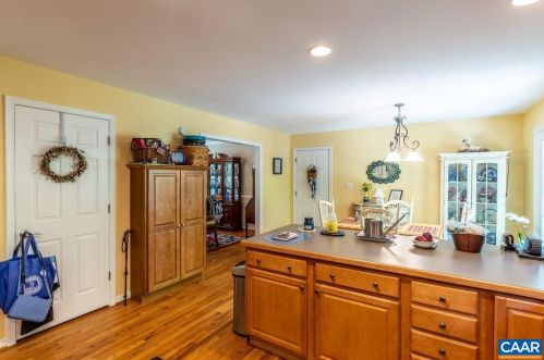 12 Seminole Trl, Bybee VA  22963-3157 exterior