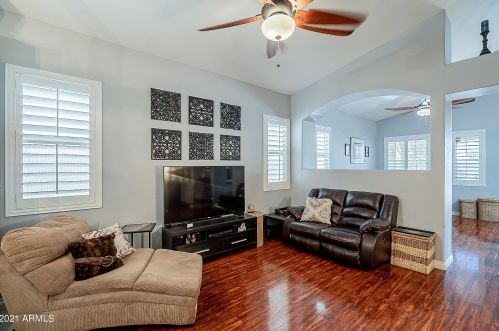2732 Sherri Dr, Gilbert, AZ 85296-8640
