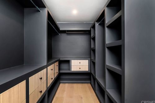 5465 Saloma Ave, Van Nuys CA  91411-3643 exterior