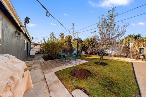 16931 Hart St, Van Nuys CA 91406-4507 exterior