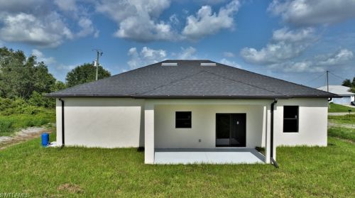 422 Progress Ave, Lehigh Acres FL 33974-0459 exterior
