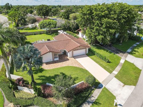 12170 Old Country Rd, West Palm Beach, FL 33414-4806