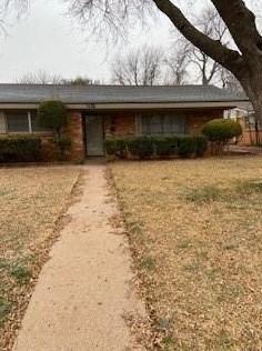 2041 River Oaks Cir, Abilene, TX 79605-4816