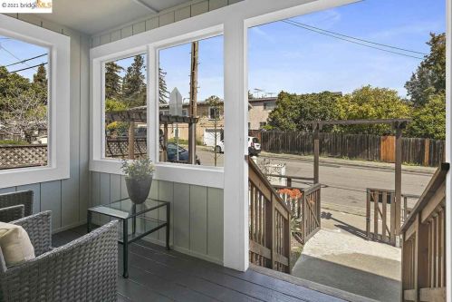 3715 Kansas St, Oakland, CA 94619-1419
