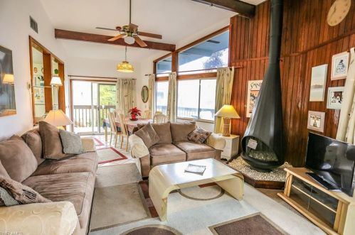 118 Andre Mar Dr, Fort Myers Beach, FL 33931-3848