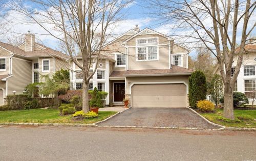 156 Sagamore Dr, Hicksville, NY 11803-1524