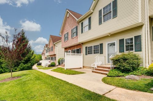 29 Riga Ct, Scotch Plains, NJ 07076-2059