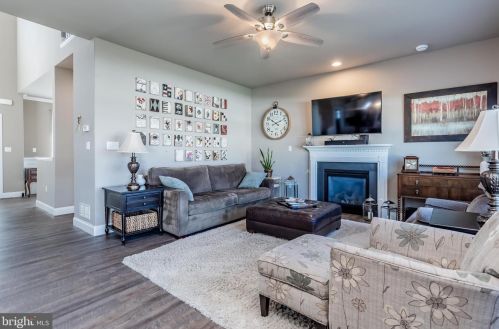 112 White Deer Way, Carlisle PA  17013-7600 exterior