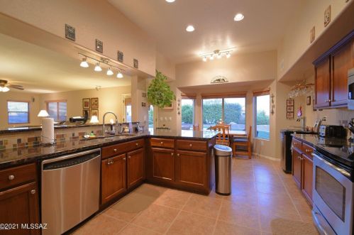 7575 Climbing Ivy Dr, Tucson, AZ 85757-1520