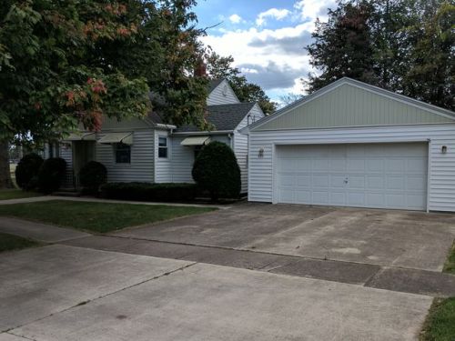 320 Squire St, Holgate, OH 43527-9745