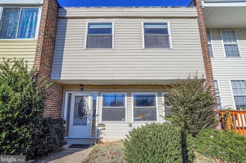 1210 Magnolia Ln, Herndon, VA 20170-3827