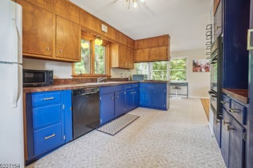 106 Timber Dr, Berkeley Heights NJ  07922-1755 exterior