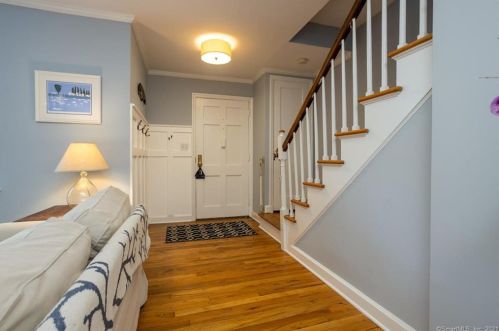 31 Kane Ave, Stamford, CT 06905-2022