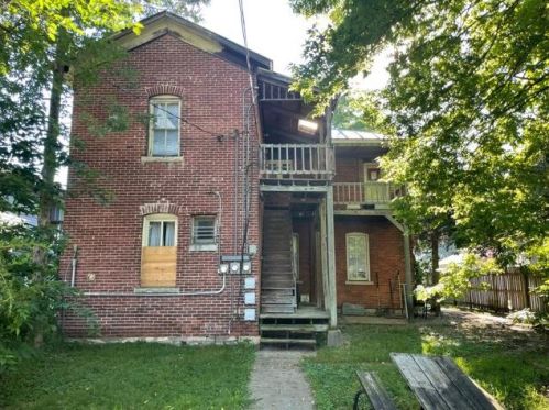1018 6th St, La Crosse, WI 54601-5307