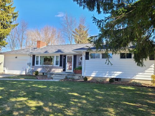 767 Bel Air Dr, Sugar Grove Lake, OH 44833-1227