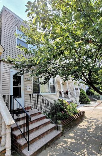 102-18 91st Ave, Jamaica, NY 11418-2822