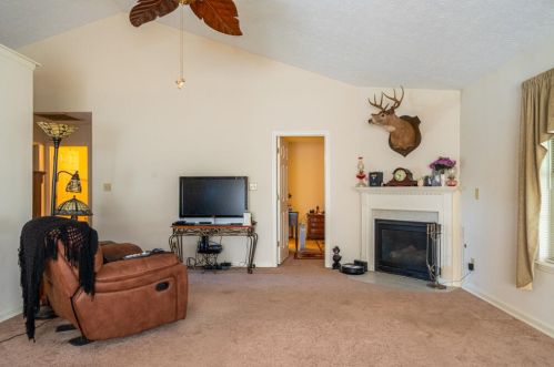 119 Zinfandel Dr, Englewood, OH 45322-3460