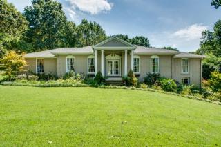 523 Natchez Bend Rd, Nashville, TN 37221-9715