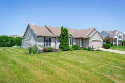 14907 Copper Penny Dr, Granger, IN 46530-6896