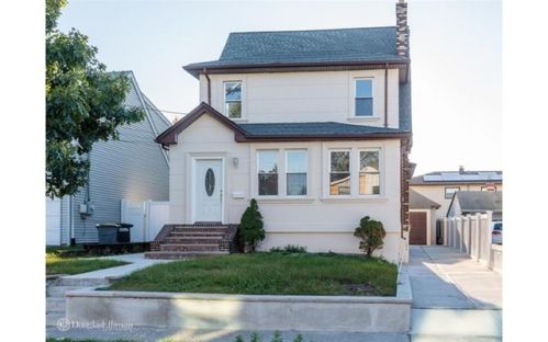 545 Oxford Rd, Cedarhurst, NY 11516-1140
