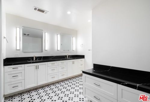 1732 Bonita Vista Dr, La Canada CA  91011-1614 exterior