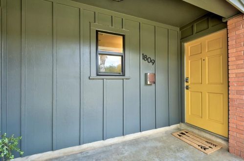 1809 Forestglade Dr, Austin TX  78745-1776 exterior