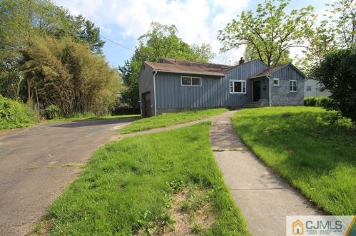 181 Rues Ln, East Brunswick NJ  08816-3666 exterior
