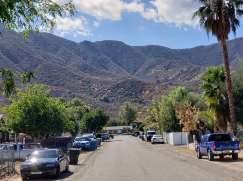 33160 Walls St, Lake Elsinore, CA 92530-6057