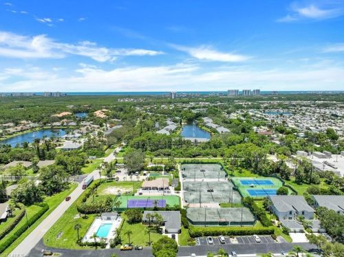 1530 Imperial Golf Course Blvd, Naples FL  34110-1011 exterior