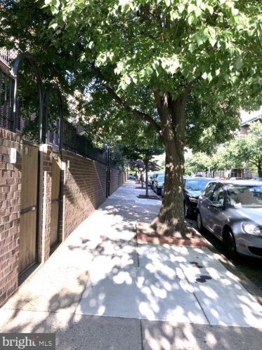 1919 Hamilton St, Philadelphia, PA 19130-3817