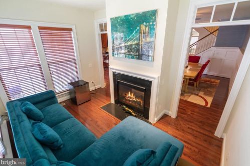 502 Red Raspberry Ter, Leesburg VA 20175-5427 exterior