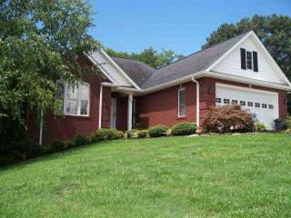 401 Buckingham Dr, Newport, TN 37821-4305
