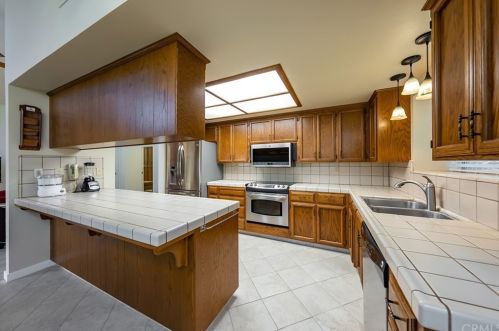 508 Heatherwood Dr, Madera CA  93637-2744 exterior