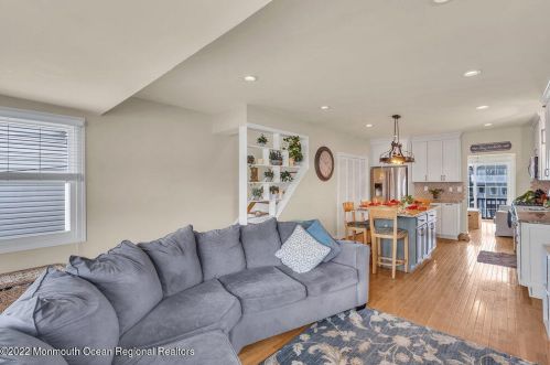 57 Barberie Ave, Monmouth Hills NJ  07732-1518 exterior