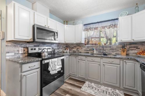 113 Prado St, West Palm Beach, FL 33411-1025