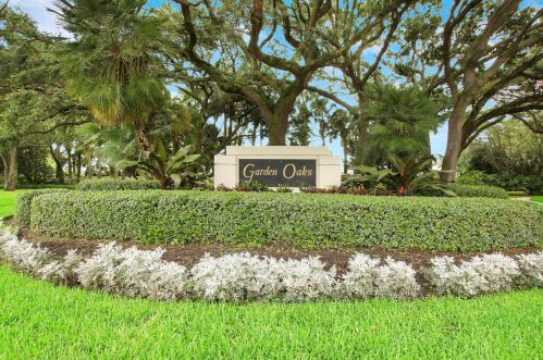 8515 Doverbrook Dr, West Palm Beach, FL 33410-6379