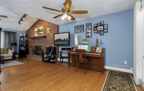 1 Harmony Ln, Methuen MA 01844-5405 exterior