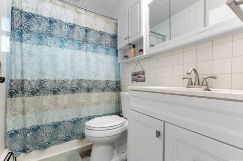 14 Millpage Dr, Bethpage NY  11714-4809 exterior