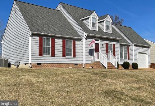 7423 Laura Ln, Fredericksburg, VA 22407-7328
