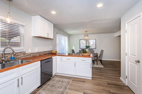 7434 Ranch Ave, Citrus Heights CA  95610-7462 exterior