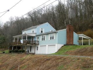 133 Hill Ave, Hollsopple, PA 15935-7003