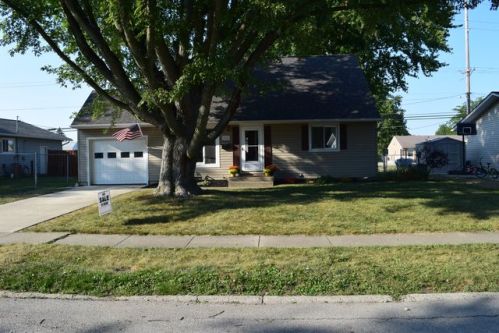 1042 Hemlock St, Celina, OH 45822-1244