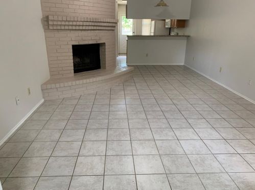 2911 Timothy Ln, Euless TX  76039-7802 exterior