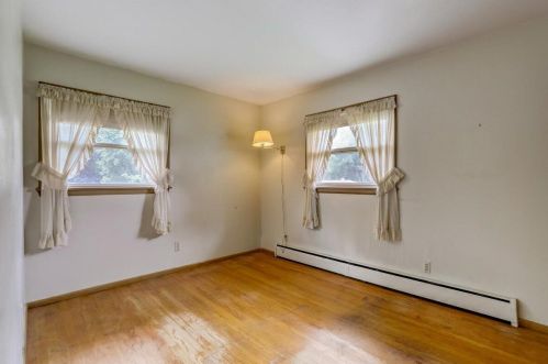 11315 Glenbrook Ln, Thiensville WI  53092-3113 exterior