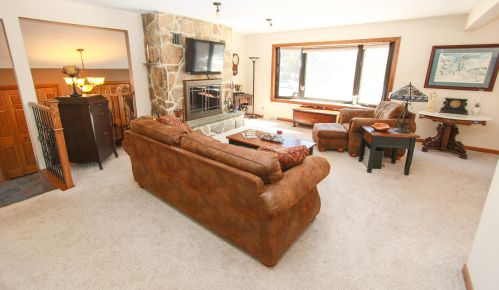 2961 Bogey Ln, Slinger, WI 53086-9721