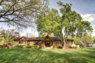 520 Hidden Valley Dr, Wichita, KS 67209-1009